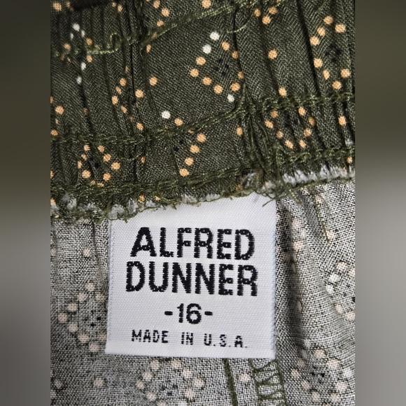 Alfred Dunner 16 Slacks Pants Lightweight Elastic Waist Silky Fabric Olive Green - Picture 4 of 5